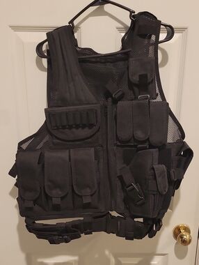 Source Unknown Black Tactical Utility Vest with Multiple Pouches